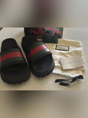 GUCCI Flip Flops Slides with dustbag Size 7